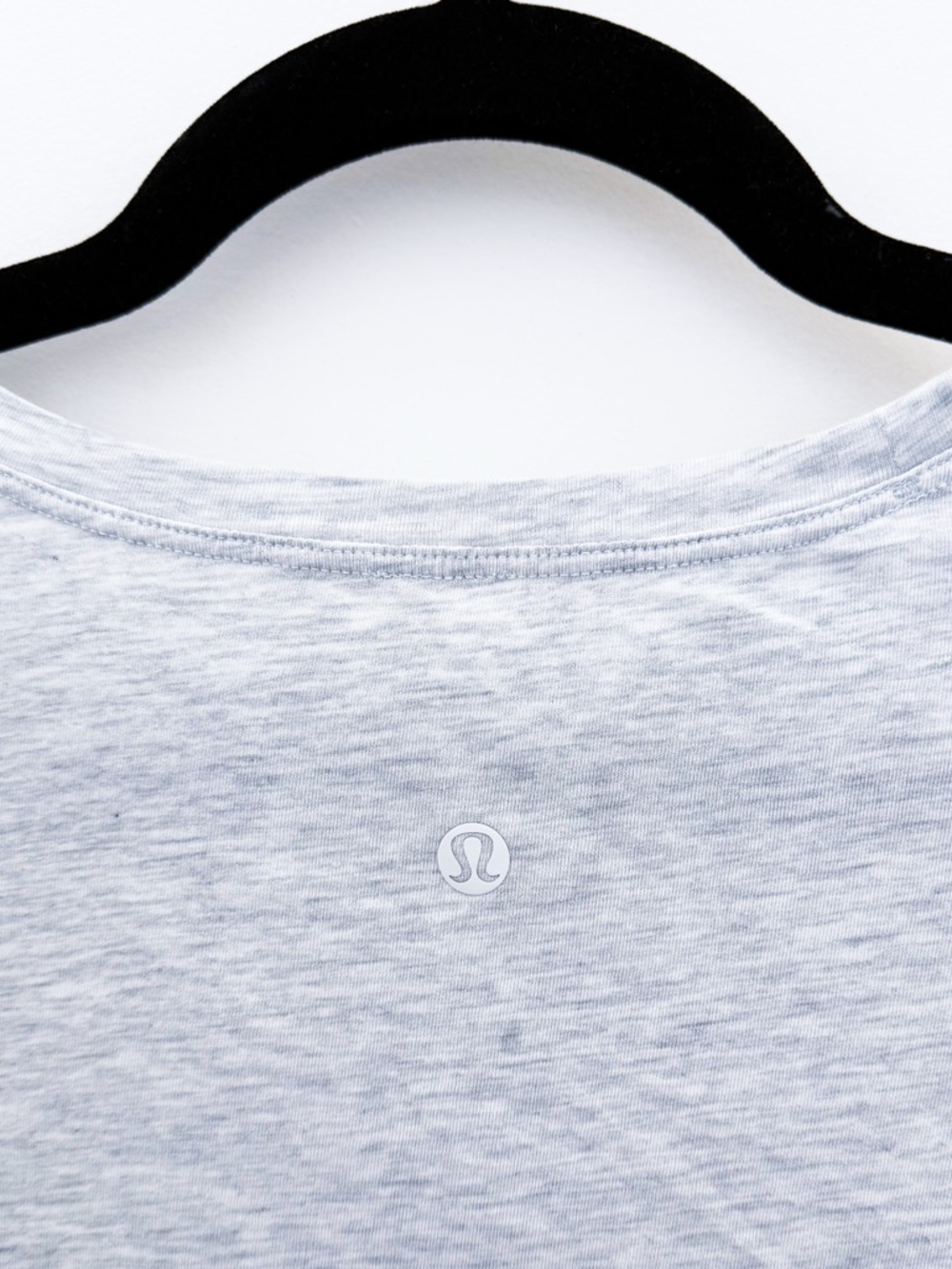 Lululemon Grey Cropped T Shirt Size M 8 10 Athletic Top - Picture 4 of 6